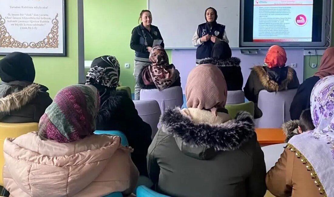 Bitlis'te Kadına Yönelik Şiddetle Mücadele Bilgilendirme Etkinliği, toplumsal farkındalığı artırmak