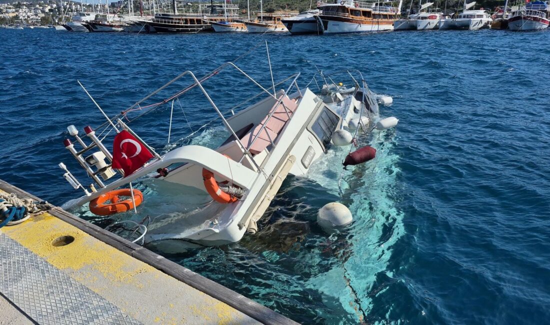 Bodrum'da meydana gelen fırtına, teknelerde ciddi hasarlara neden oldu. Bu