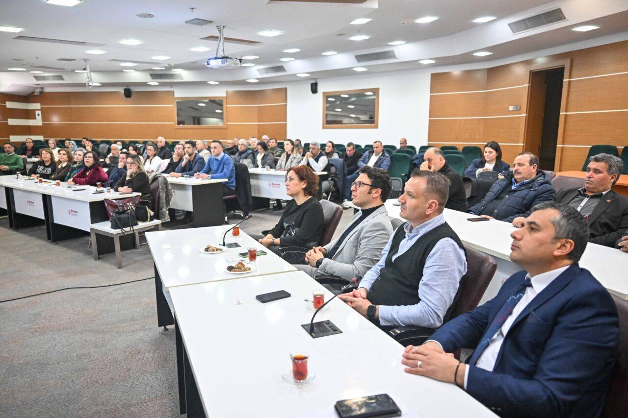 Bornova Belediyesi, ilçedeki muhtarlar ve azalarla “Bornova ve Afetlere Karşı