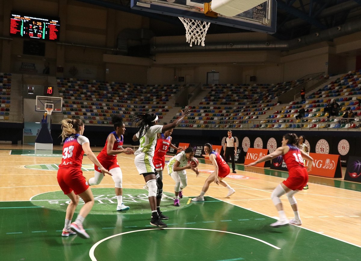 AA Kadınlar Basketbol Süper Ligi 21. Hafta Müsabakası
