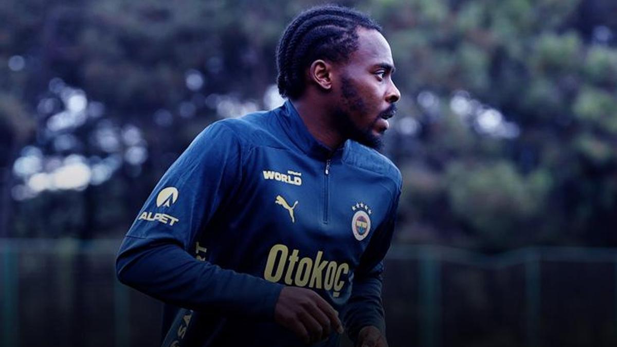 Bright Osayi Samuel'in Fenerbahçe'deki geleceği merak konusu. Fulham'dan gelen teklifin
