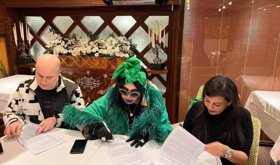 Bülent Ersoy'un hayatının sinema filmi olmasıyla, sanatçının efsanevi kariyerine ve