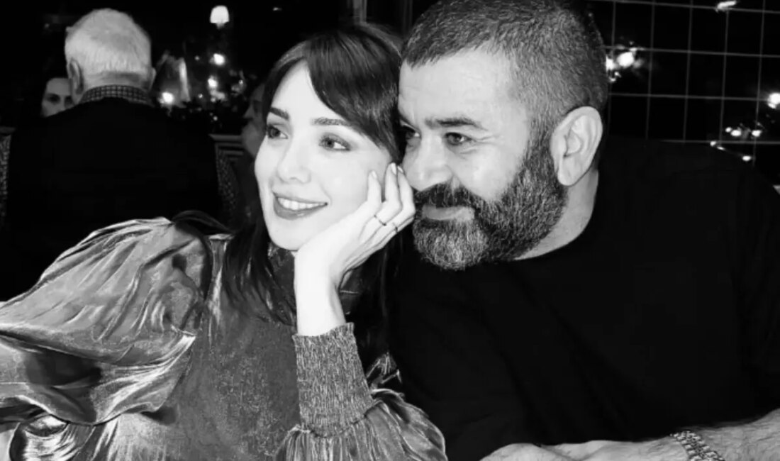 Bülent Şakrak ve Burcu Kirman'ın aşk hikayesini keşfedin. Ayrılığın ardından