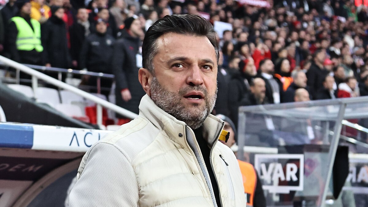 Teknik yönetici Bülent Uygun, Fenerbahçeli İşadamları Derneği buluşmasında konuştu.