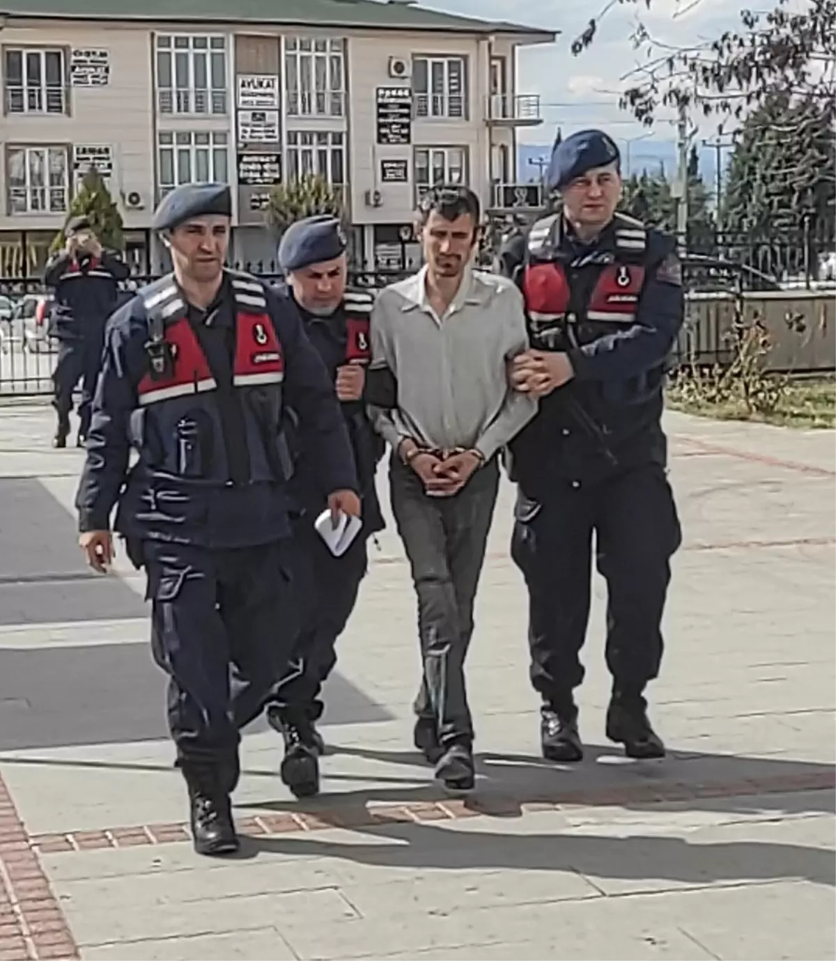 Burdur'da meydana gelen kardeş katliamı davasında, cinsel saldırı iddialarıyla yargılanan