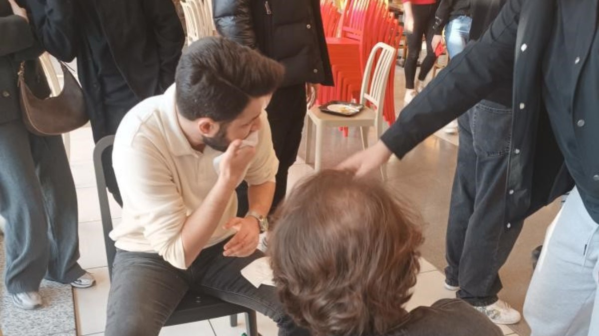 Bursa'da bir alışveriş merkezinde meydana gelen tavan çökmesi, ziyaretçilerde panik