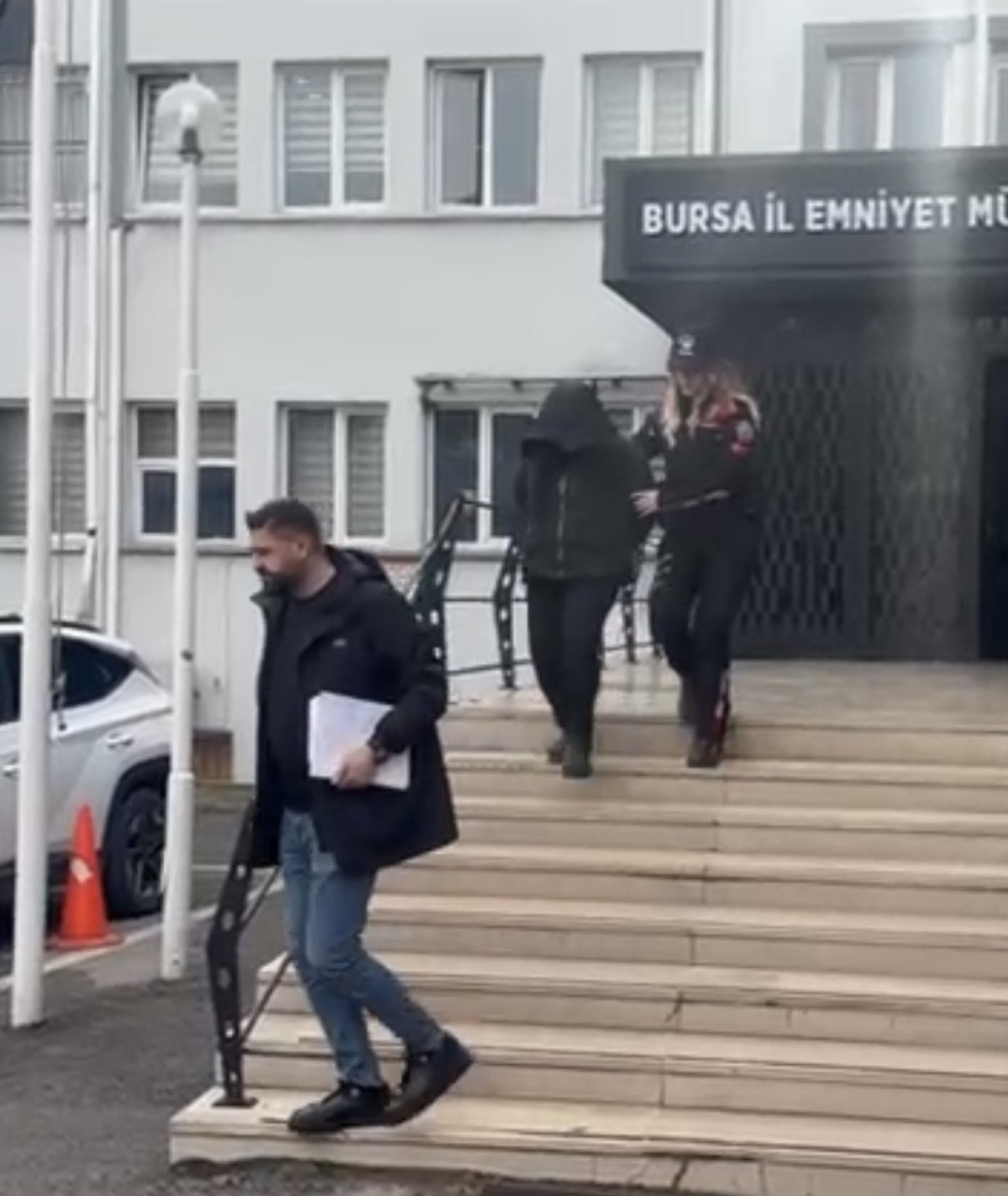 Bursa'da Dolandırıcılık Olayı: 42 Bin Lira ve Ziynet Eşyaları Çalındı