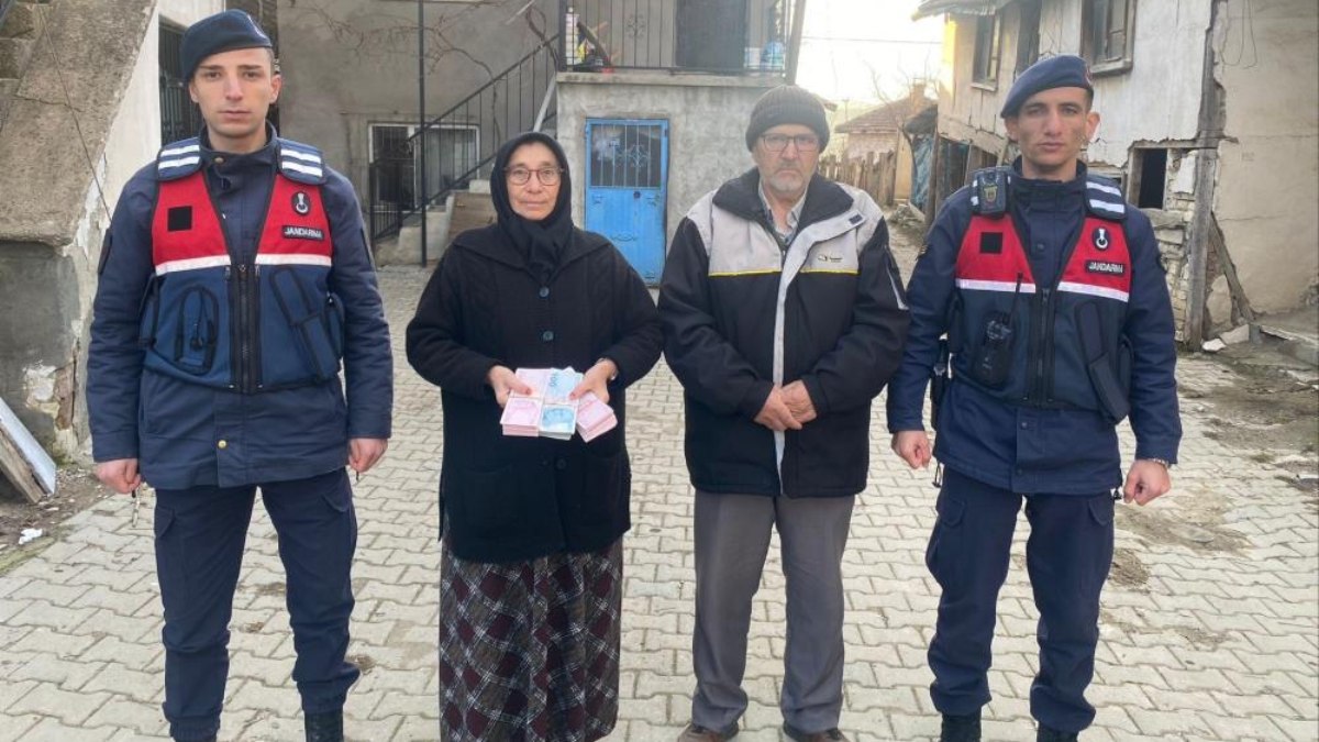 Bursa'da dolandırıcılık vakaları artıyor! Polis kılığındaki sahtekâr, masum insanları nasıl