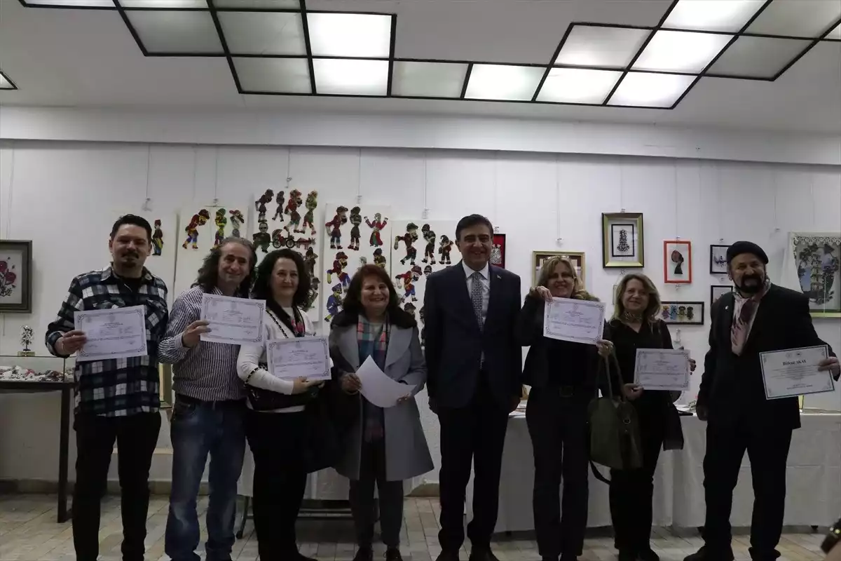 Bursa'da Türk Süsleme Sanatları Sergisi açıldı! Geleneksel el sanatlarının sergilendiği