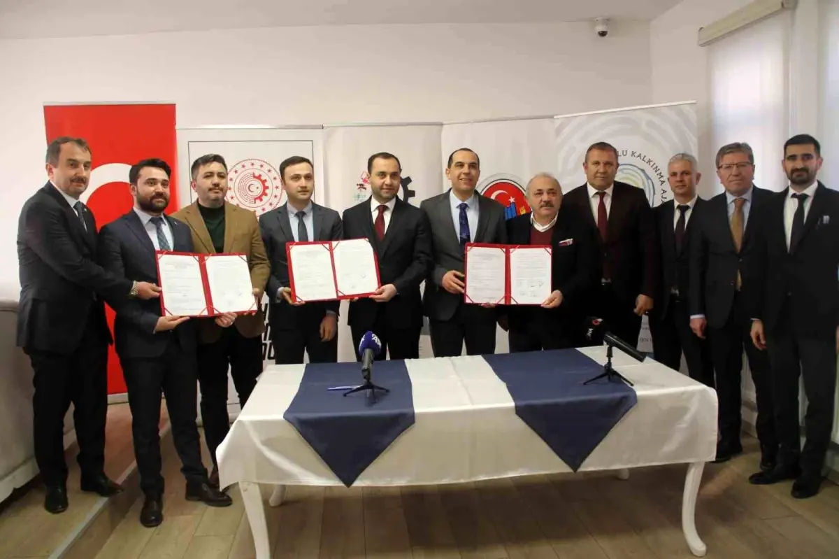 Çankırı'da SOGEP kapsamında önemli üç projenin imzaları atıldı. Bu projeler,