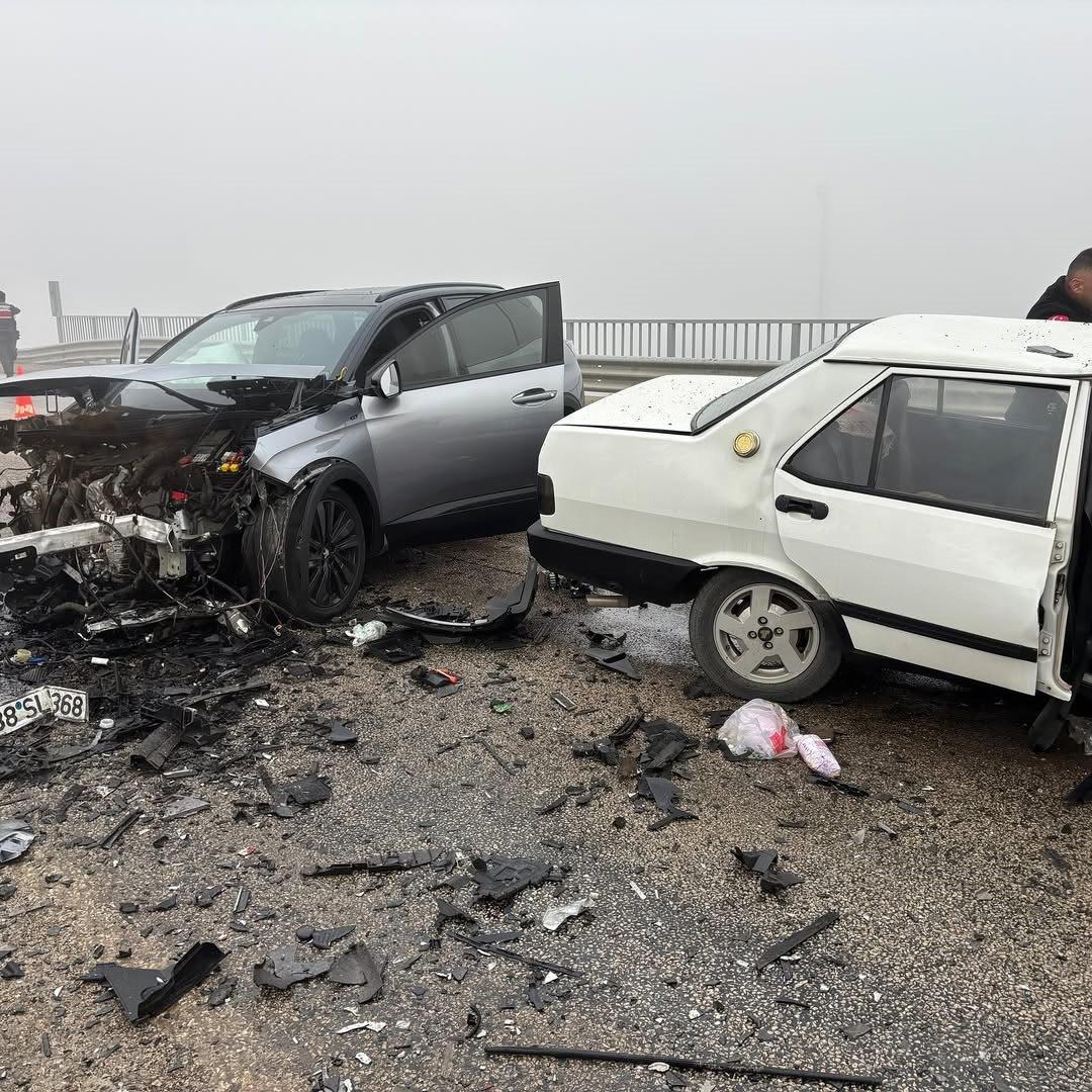 Çankırı'da Trafik Kazası: 1 Ölü, 2 Yaralı
