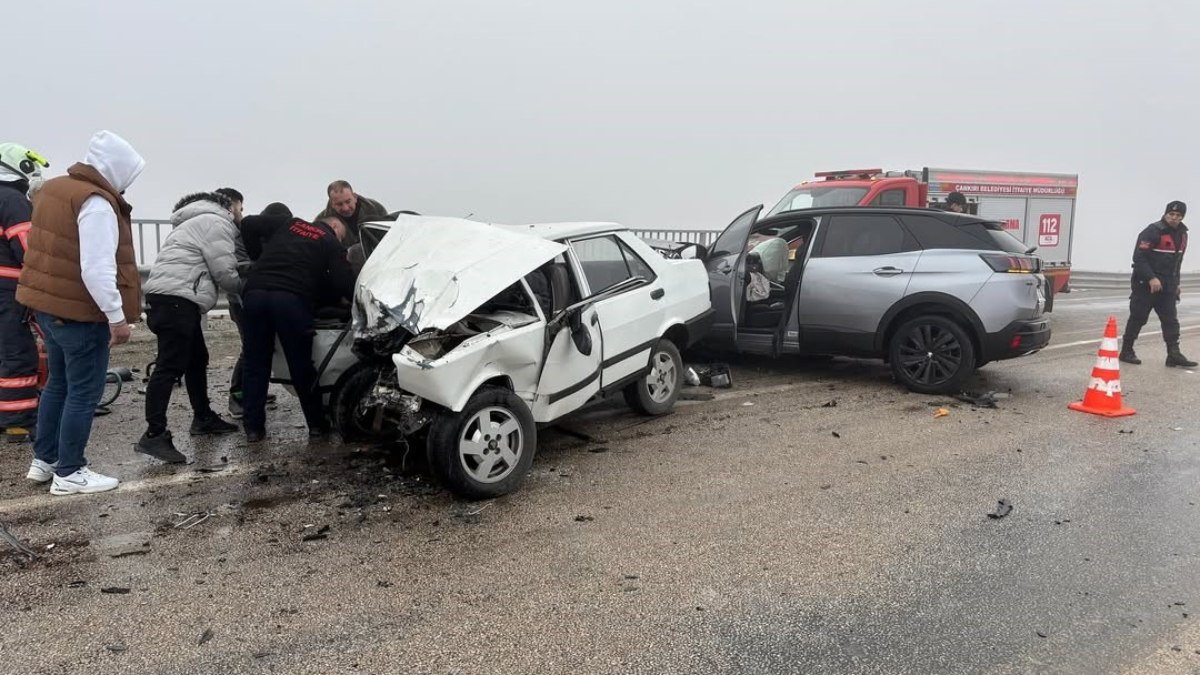 Çankırı'da meydana gelen trafik kazasında 1 kişi hayatını kaybederken, 2
