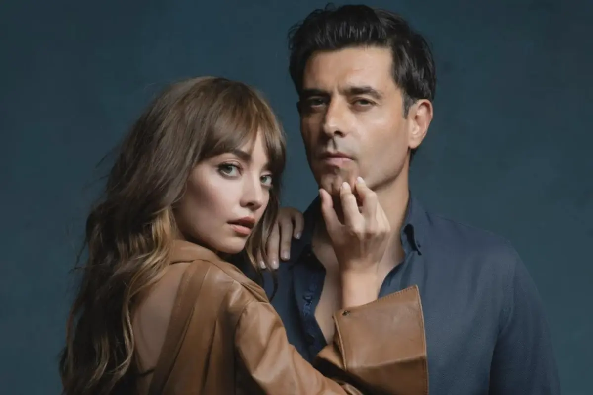 Cansel Elçin ve Zeynep Tuğçe Bayat, mutlu bir aileye ilk