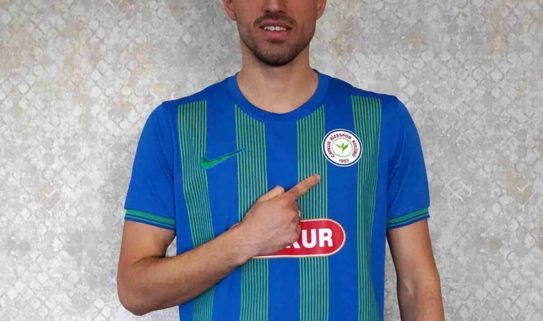 Çaykur Rizespor, genç yetenek Berkay Özcan'ı kiralayarak kadrosuna önemli bir
