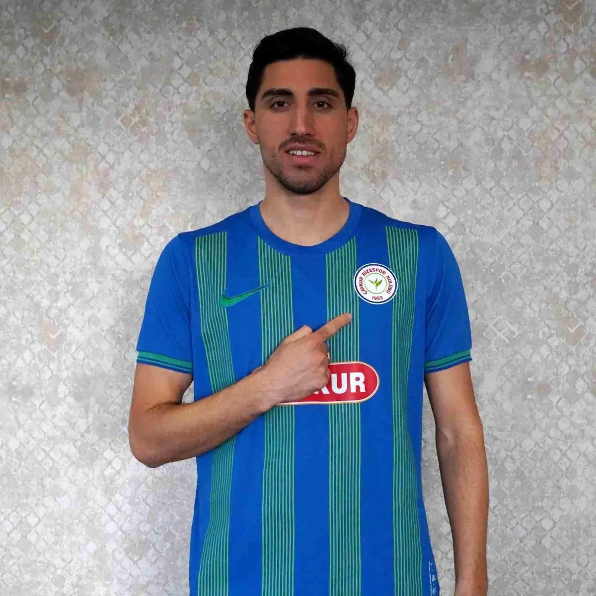 Çaykur Rizespor, genç yetenek Berkay Özcan'ı kiralayarak kadrosuna önemli bir