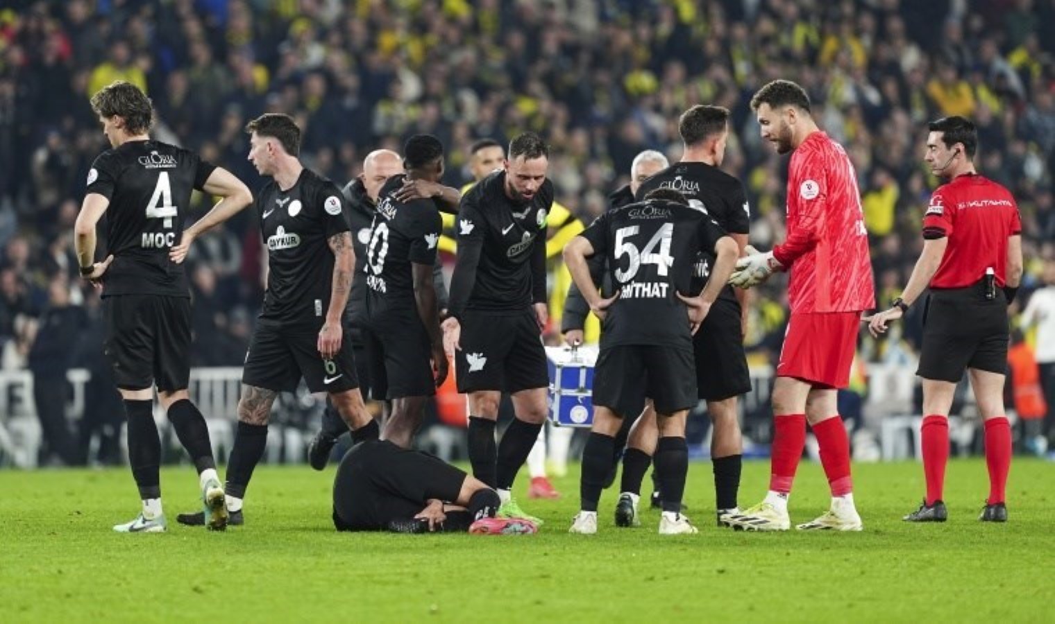 Süper Lig'in 22. haftasında deplasmanda karşılaştığı Fenerbahçe'ye 3-2 mağlup olan