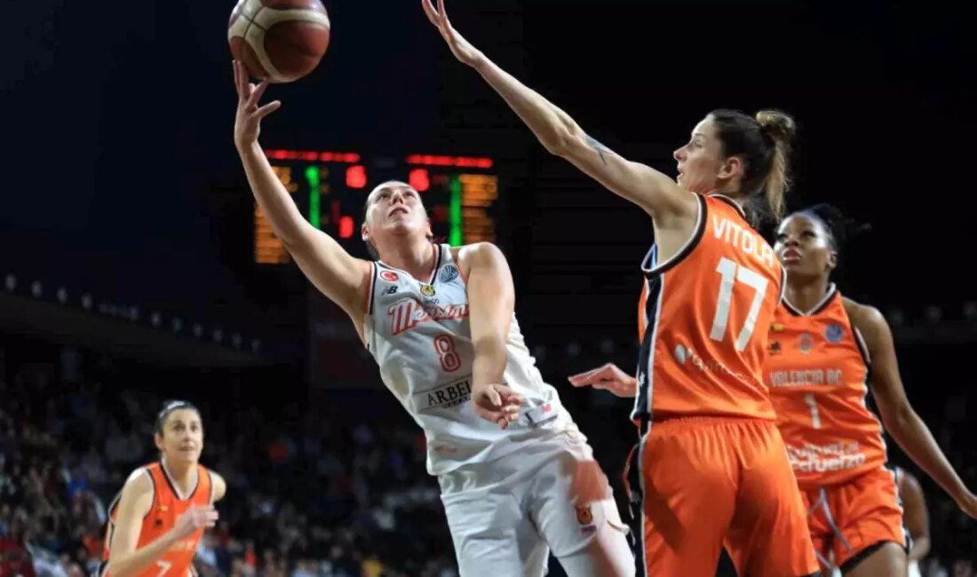 ÇBK Mersin, Euroleague yarı finalinde Valencia'yı 92-77 yenerek rövanşı aldı.