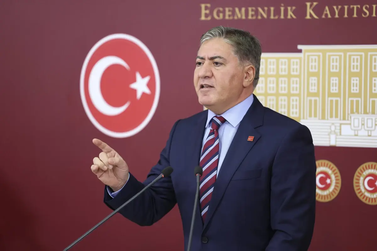 CHP Grup Başkanvekili Murat Emir'in açıklamaları, siyasi gündemi ve partisinin