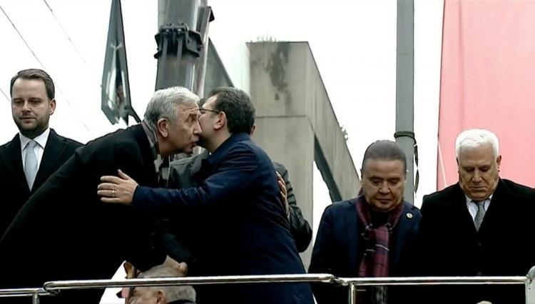 CHP'de Cumhurbaşkanı Adaylığı Tartışmaları: Yavaş ve İmamoğlu Arasındaki Gerginlik
