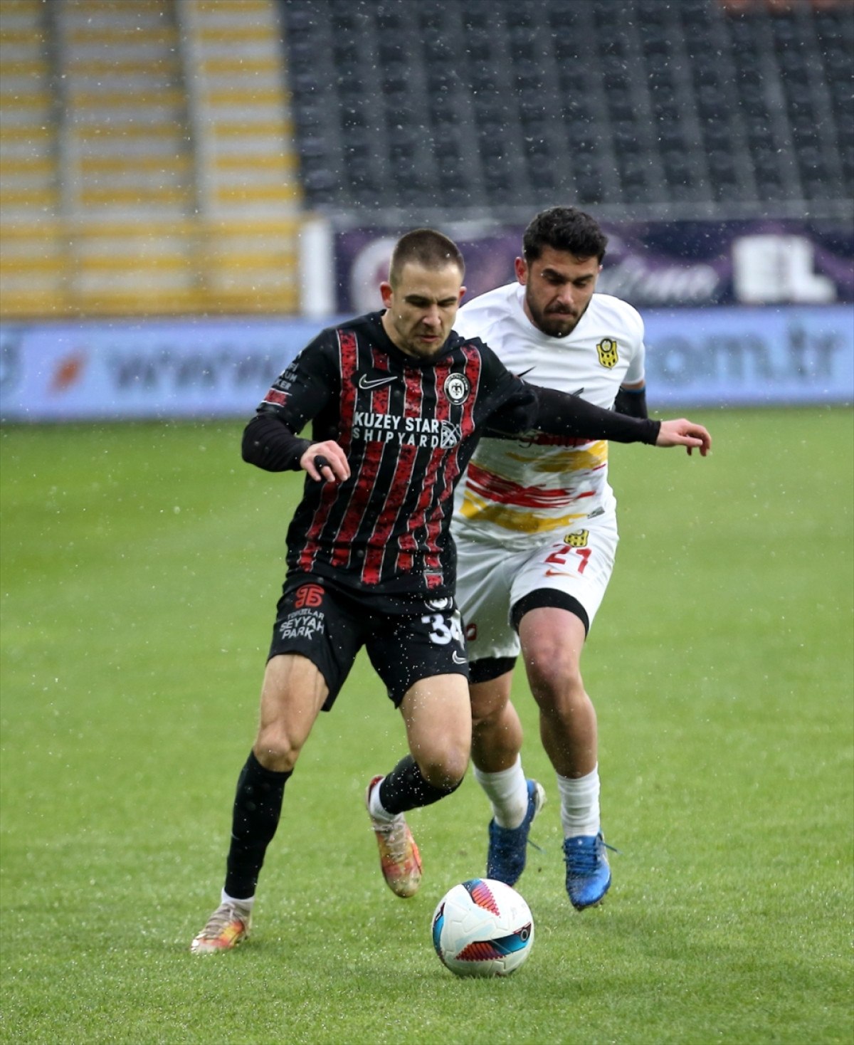 Çorum FK, Yeni Malatyaspor'u 2-0 Yenerek 4. Sıraya Yükseldi
