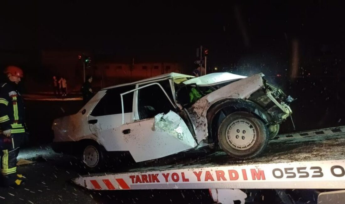 Çorum'da alkollü bir sürücünün tuzlama aracına çarpması sonucu meydana gelen