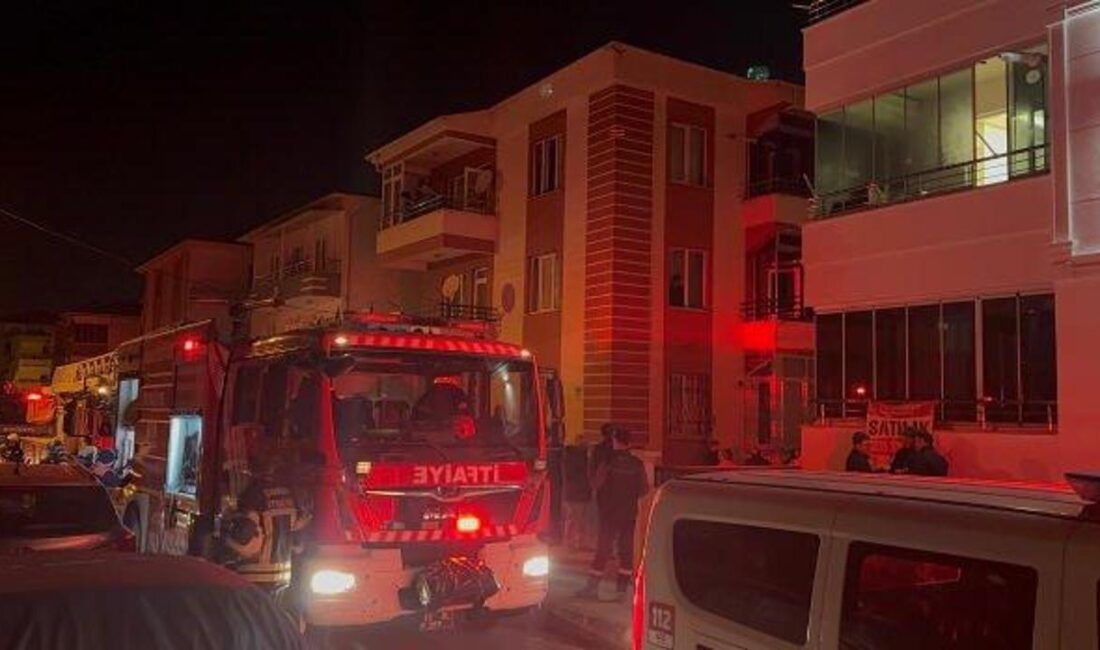 Çorum'da meydana gelen ev yangını, ailenin sağlık kuruluşuna kaldırılmasıyla sonuçlandı.