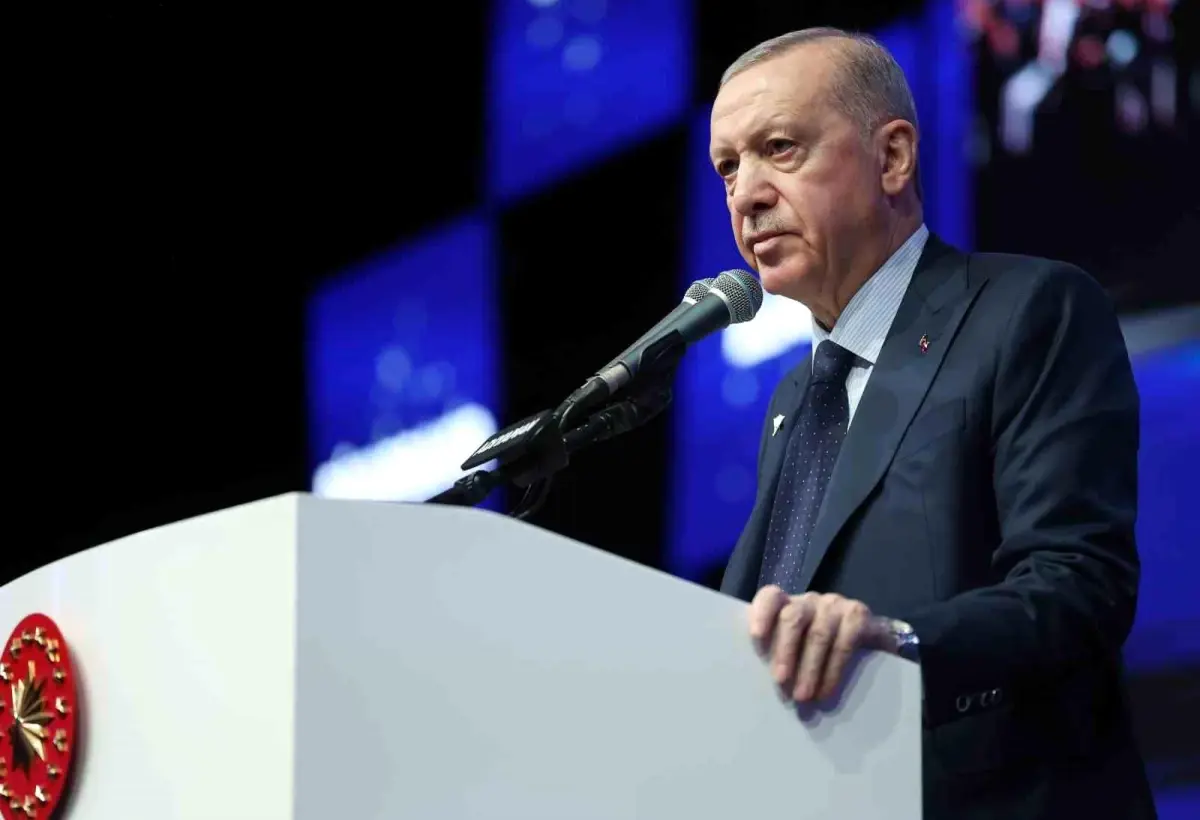 Cumhurbaşkanı Erdoğan, Adıyaman'da düzenlenen deprem anma töreninde önemli açıklamalarda bulundu.