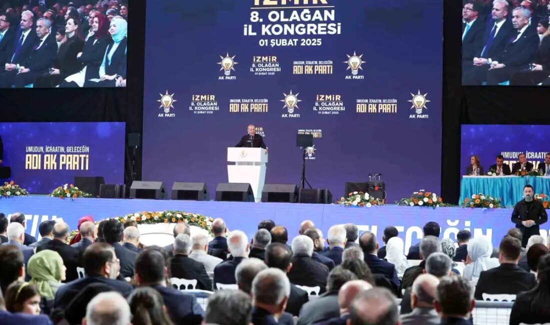 Cumhurbaşkanı Erdoğan, İzmir'de düzenlenen etkinlikte ekonomik mücadele ve Türkiye'nin geleceği