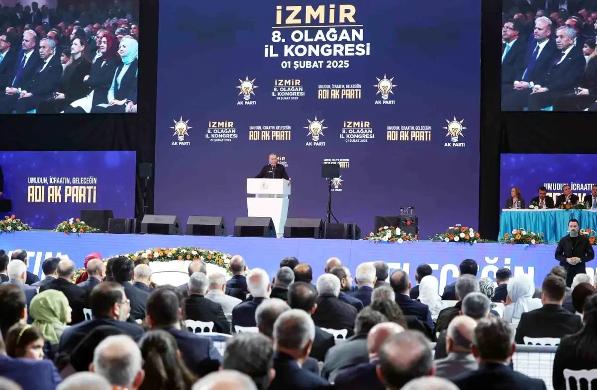 Cumhurbaşkanı Erdoğan, İzmir'de düzenlenen etkinlikte ekonomik mücadele ve Türkiye'nin geleceği