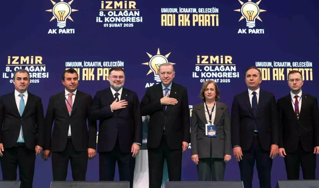 Cumhurbaşkanı Erdoğan, İzmir'de yerel yönetimleri eleştirerek, hizmetlerin yetersizliğine ve sorunlara