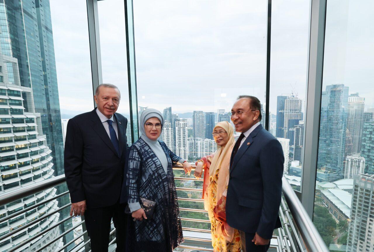 Cumhurbaşkanı Recep Tayyip Erdoğan, resmi temaslarda bulunmak üzere geldiği Malezya'nın