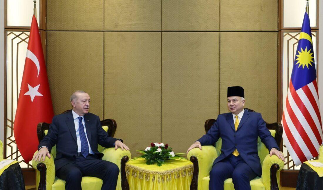 Cumhurbaşkanı Recep Tayyip Erdoğan, Malezya'da Perak Sultanı Nazrin Şah ile