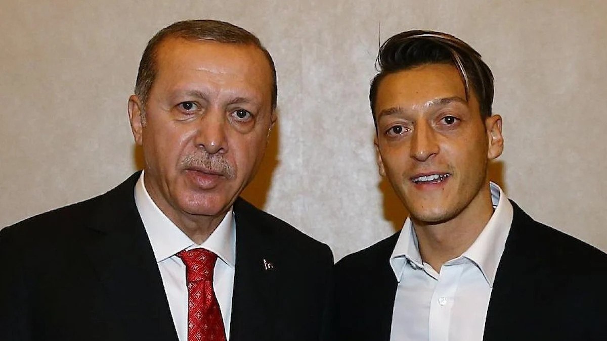 Mesut Özil ile Dikkat Çeken Diyalog