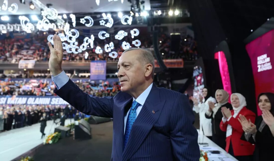 Cumhurbaşkanı Erdoğan, Kadın Kolları Kongresi'nde önemli mesajlar vererek kadınların toplumdaki