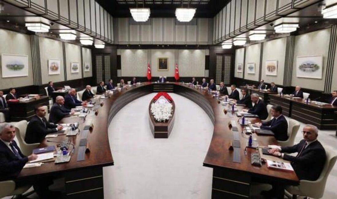 Cumhurbaşkanlığı Kabinesi, yangın faciası ve terörle mücadele konularını ele almak