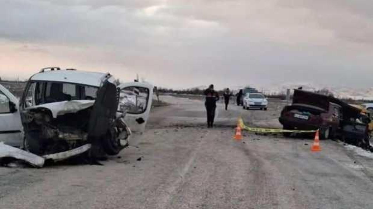 Çumra'da meydana gelen zincirleme trafik kazasında 2 kişi hayatını kaybetti,