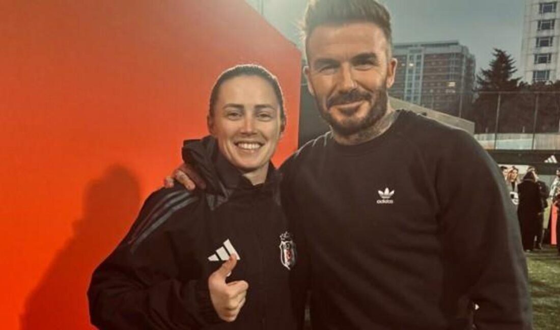 David Beckham, İstanbul'da genç futbolcularla bir araya gelerek onlara futbol