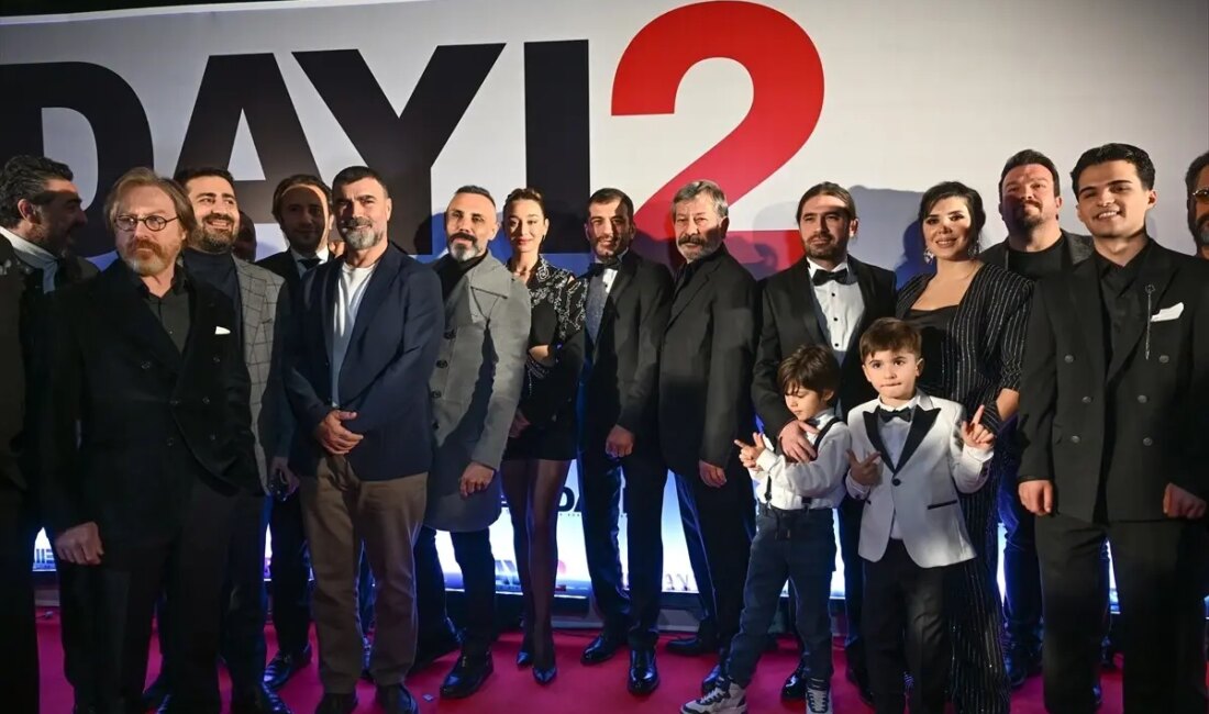 Uğur Bayraktar'ın yönettiği 'Dayı 2: Bir Adamın Hikayesi' filminin galası