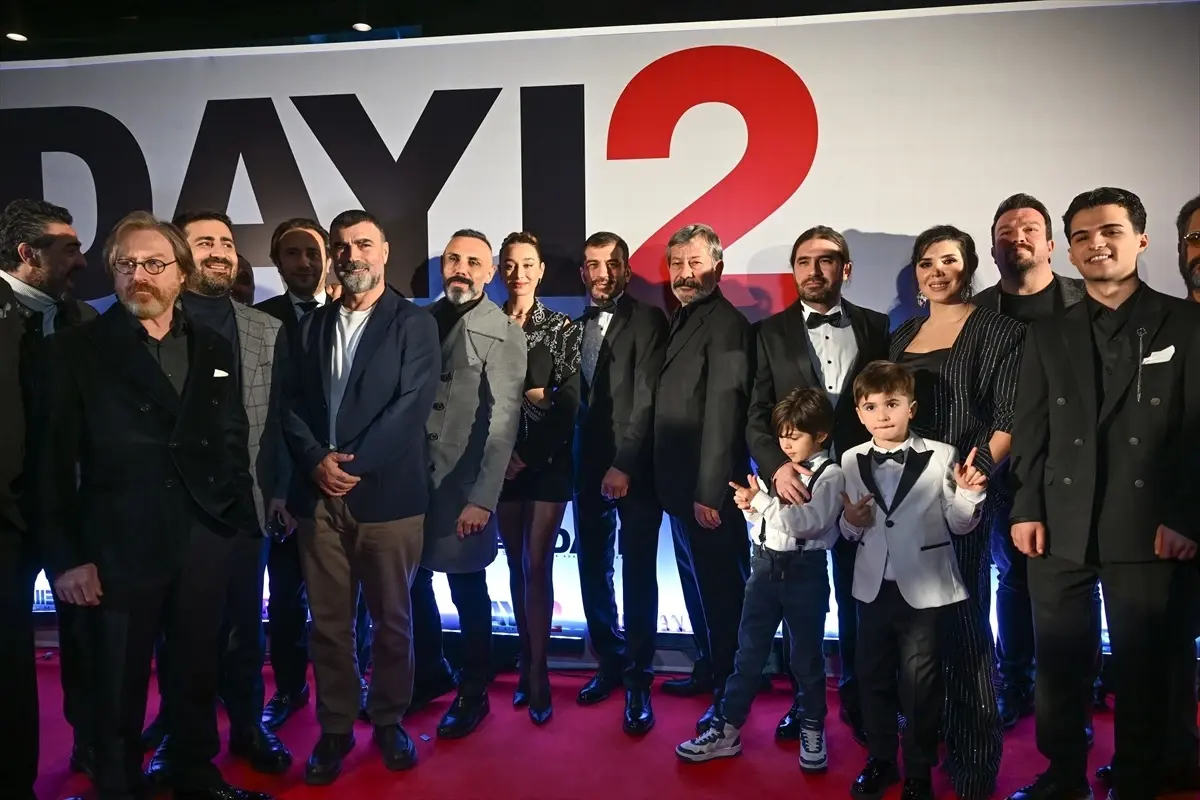 Uğur Bayraktar'ın yönettiği 'Dayı 2: Bir Adamın Hikayesi' filminin galası