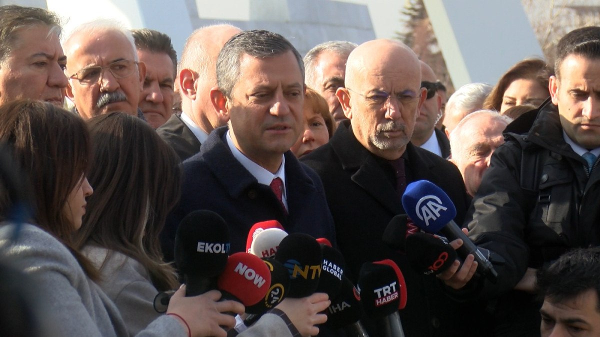 Deniz Baykal Anısına Duygu Dolu Tören