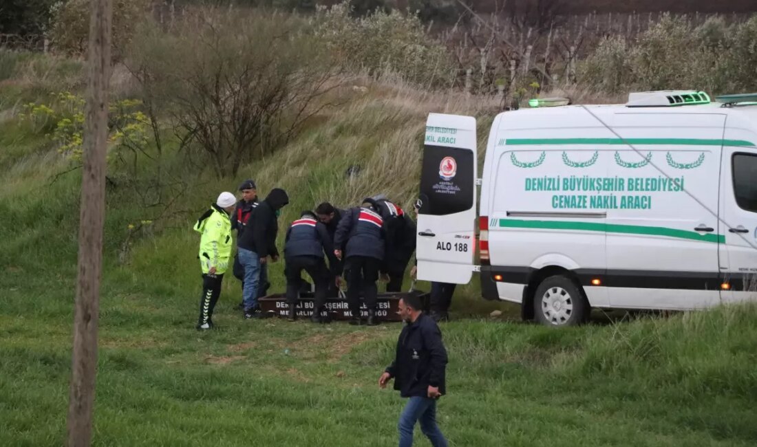 Denizli'de Okul Sporları Halter Genç Kızlar Türkiye Şampiyonası'na giden midibüsün