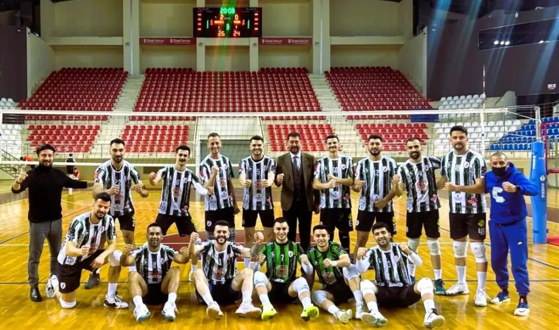 Denizlispor Cavidil Erkek Voleybol Takımı, Play-Off'a harika bir başlangıç yaptı!