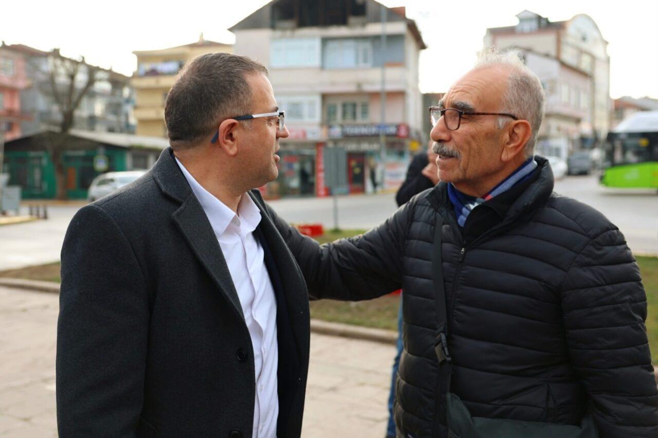 Derince Belediyesi, yeşil alan ve parkları güzelleştirmek amacıyla çalışmalarını sürdürüyor. Derince