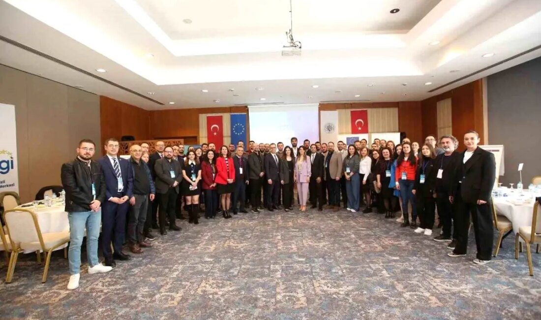 Denizli'de gerçekleştirilen Dijital ve Yeşil Dönüşüm Çalıştayı, sürdürülebilirlik ve teknolojik