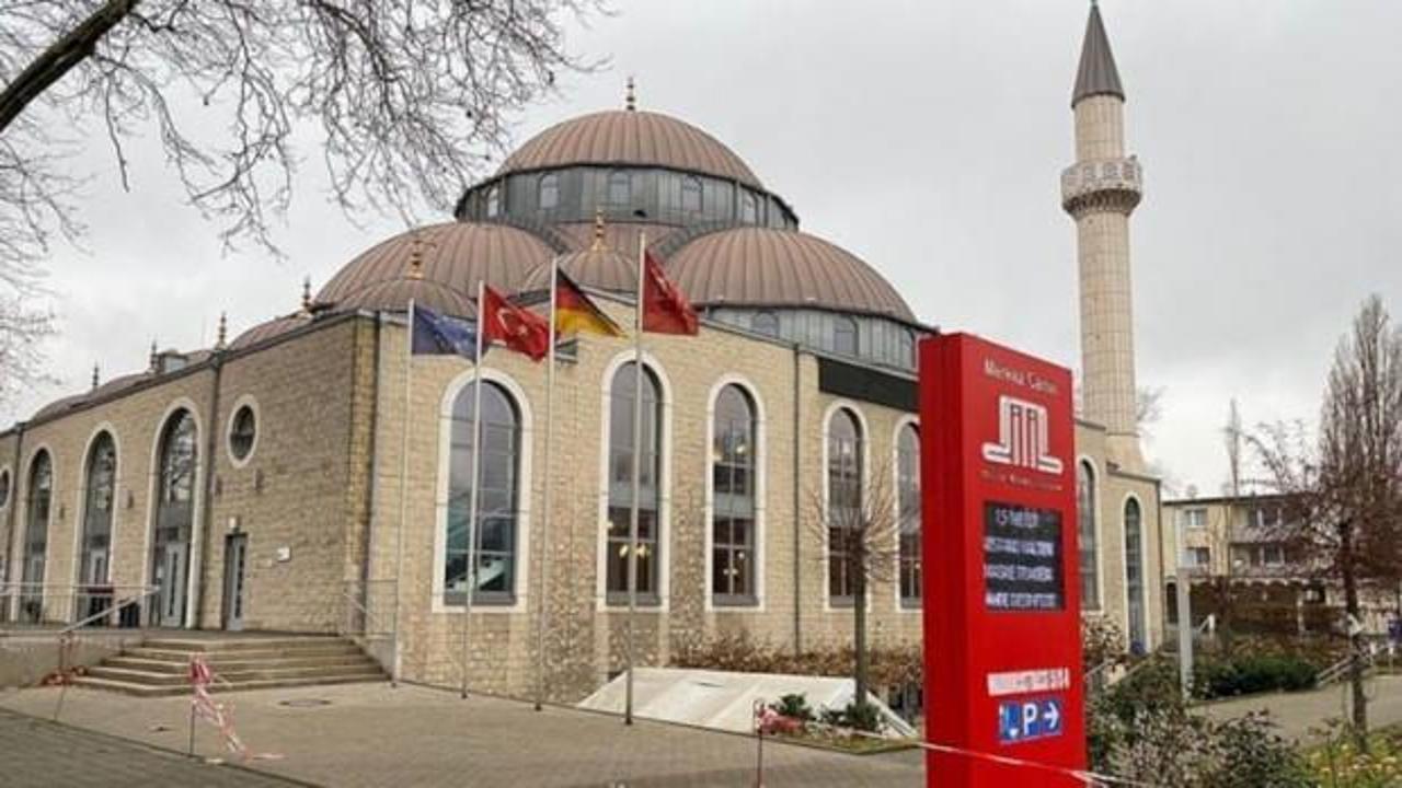 DİTİB, tehdit mektupları ile ilgili açıklamalarda bulundu. Bu açıklamalar, toplumda