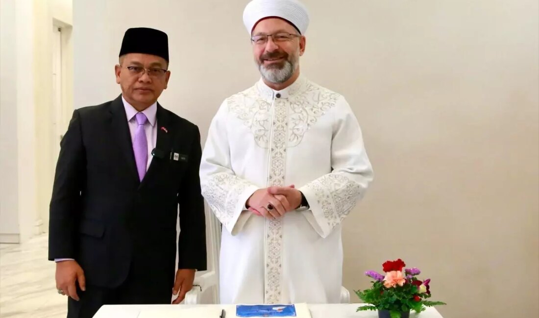 Diyanet İşleri Başkanı Ali Erbaş, Malezya Din İşleri Bakanı ile