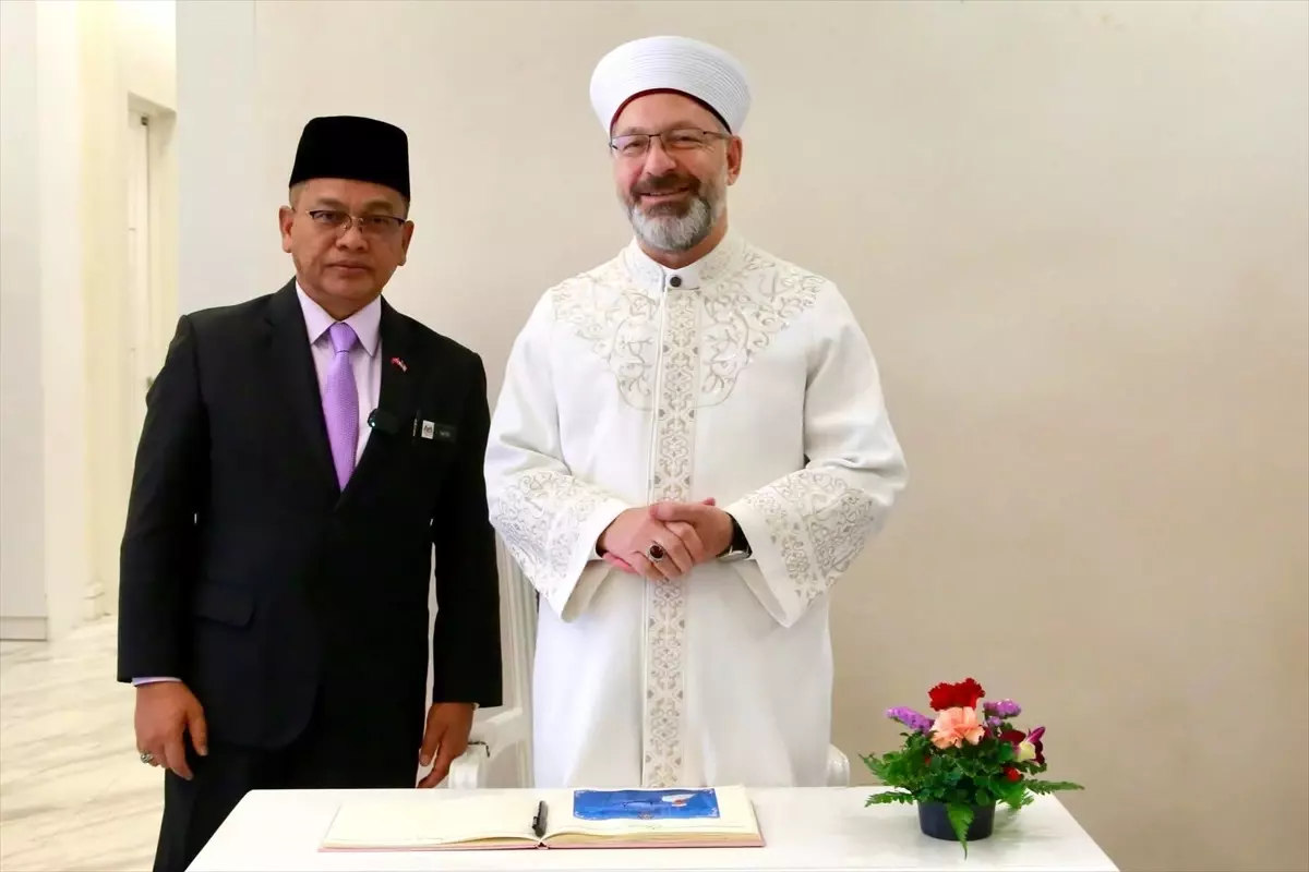 Diyanet İşleri Başkanı Ali Erbaş, Malezya Din İşleri Bakanı ile