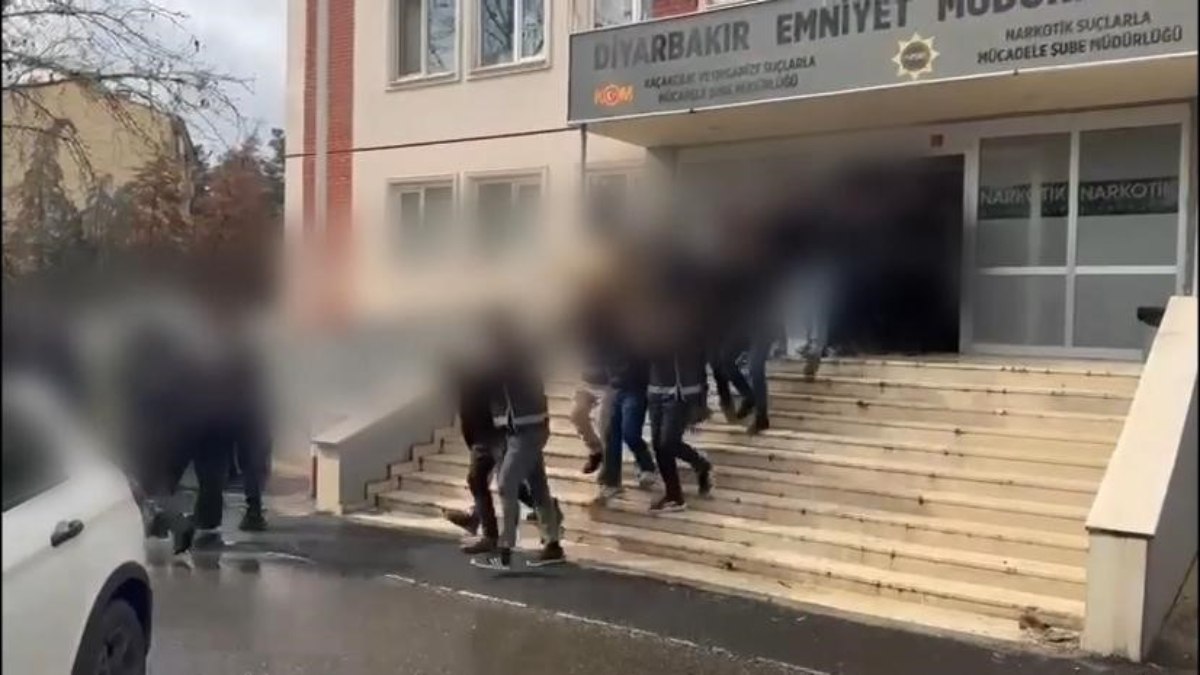 Diyarbakır merkezli, Mersin ve Aydın’da silahlı organize cürüm örgütüne yönelik