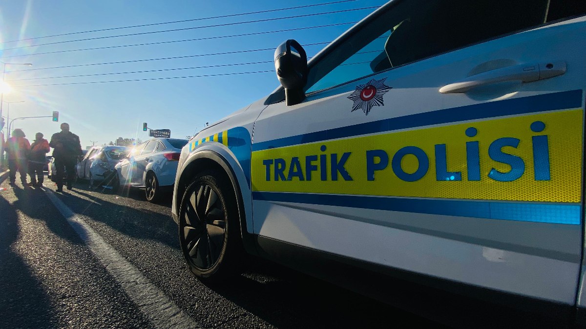 Diyarbakır'da meydana gelen zincirleme trafik kazası, birçok aracın karıştığı bir