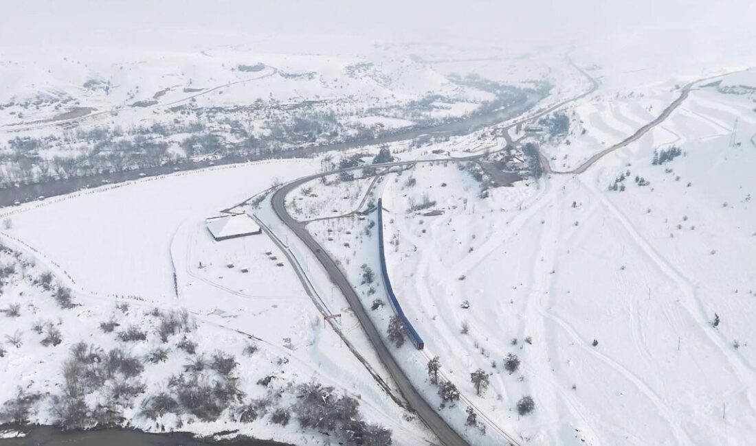 Türkiye Cumhuriyeti Devlet Demiryolları'nın Ankara-Kars ortasındaki güzergahta sefer yapan Turistik